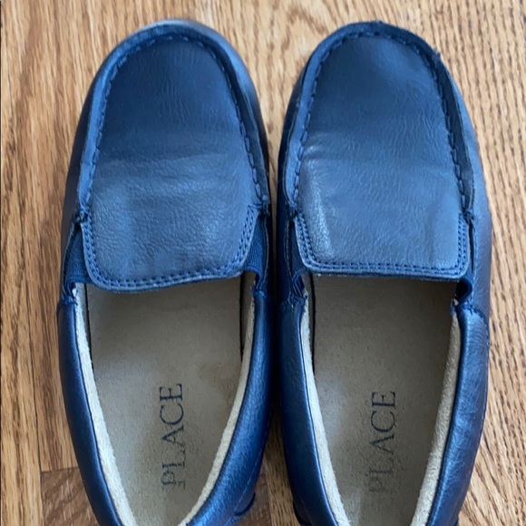 boys navy loafers